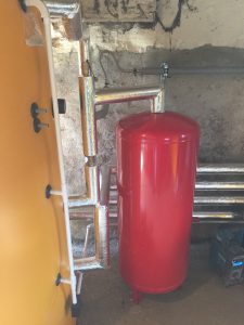 expansion vessel piped up
